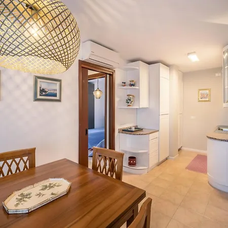 La Terrazza Sul Faro Apartment
